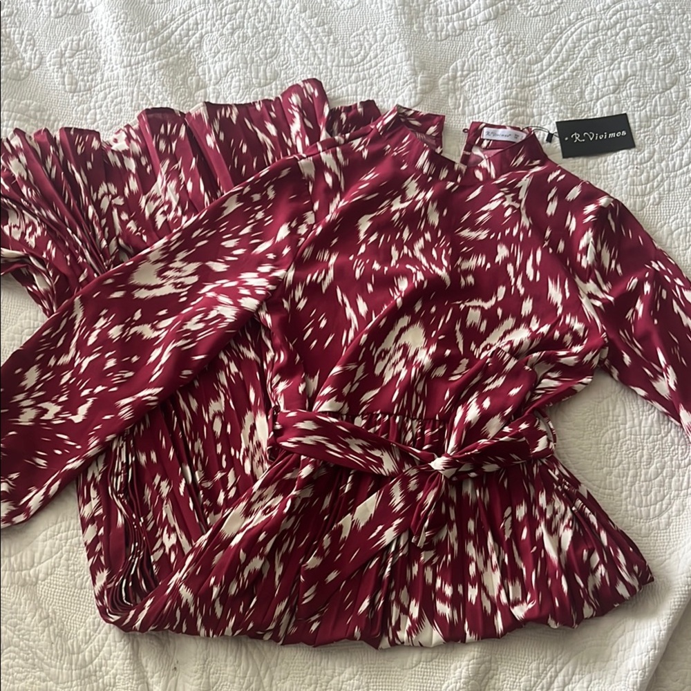 3/$30 Maroon and cream Patterned maxi Dress